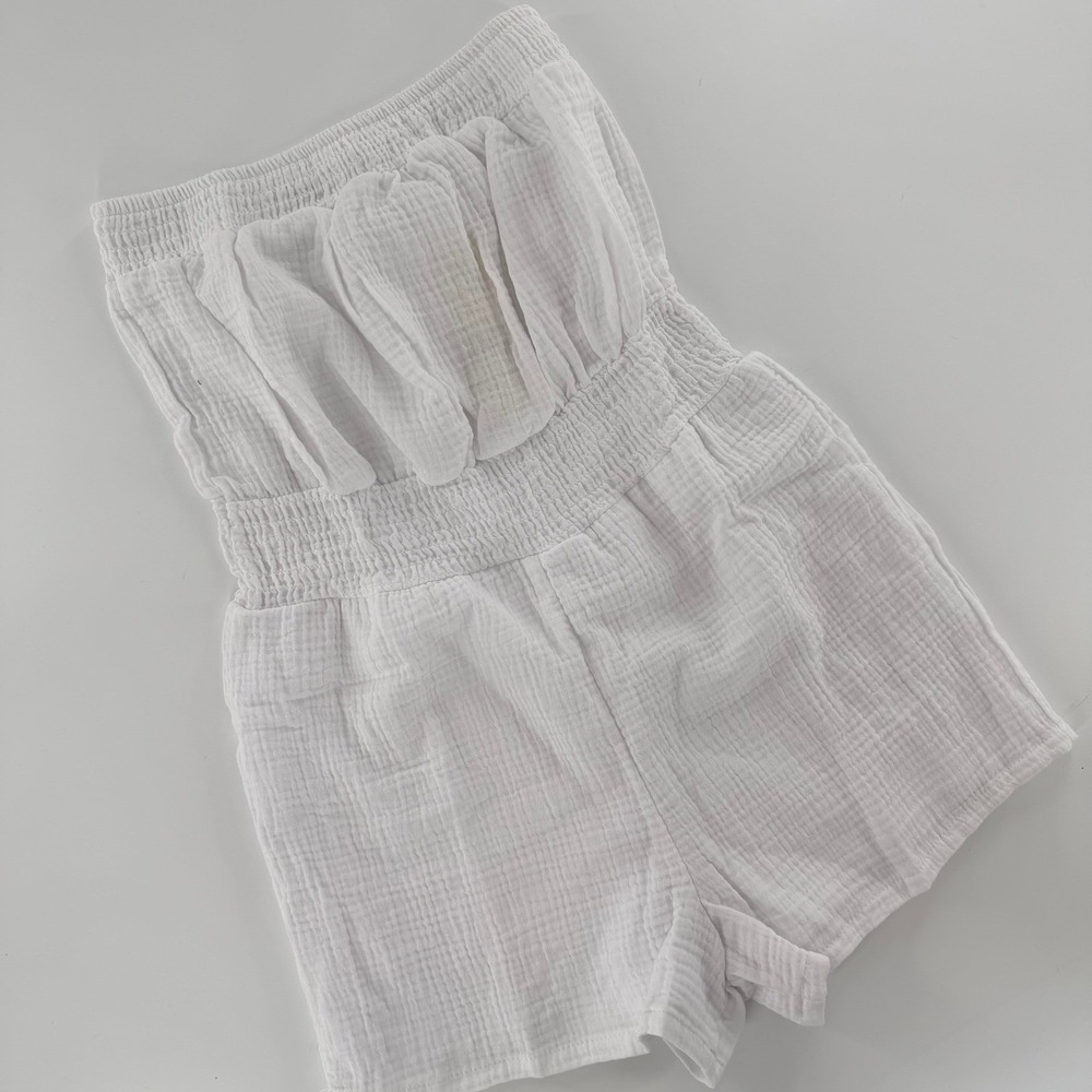 No Boundaries Strapless Gauze Romper Modern Women XXS White Smocked Waist NWT